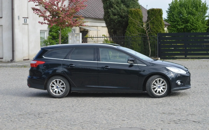 Ford Focus cena 27800 przebieg: 282100, rok produkcji 2011 z Wąchock małe 562